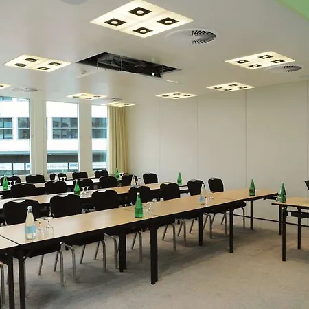 فندق Sorell Business Ador 3*