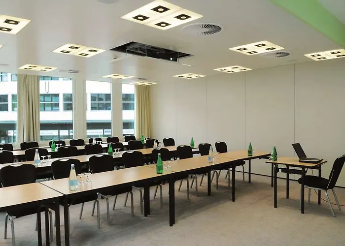 酒店 Sorell Business Ador 3*